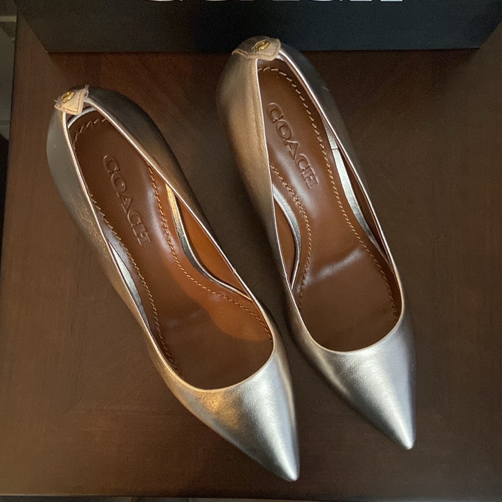 Coach Waverly Pump Soft gold Size 8.5